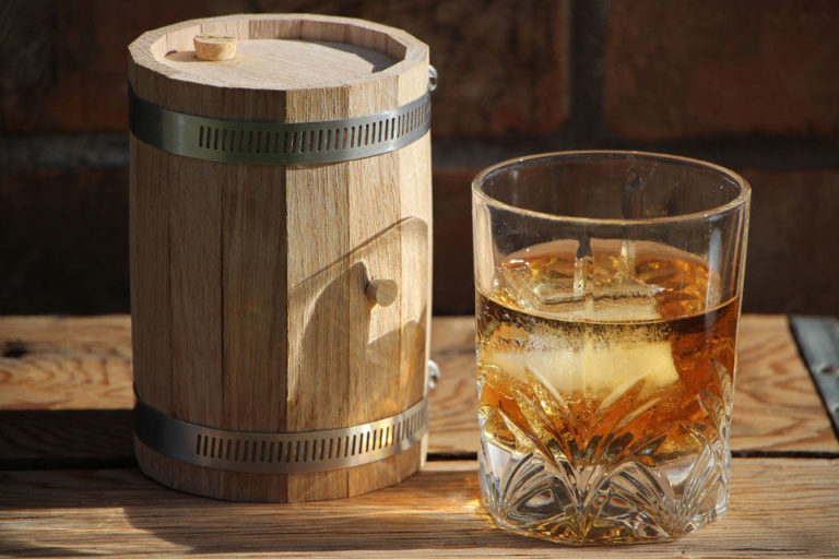 DIY Mini Whiskey Barrel Makes Aging Spirits At Home Economicalviable