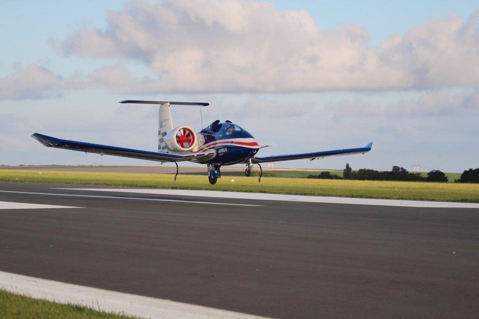 This Is Airbus Experimental Electric Aircraft It Is The Future Of Aviation Shouts