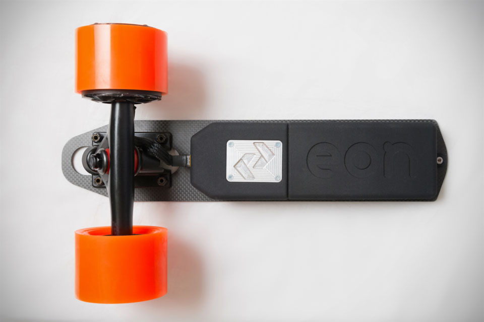This 3.3 lbs Kit Will Turn Kickpowered Skateboard Into An Electric