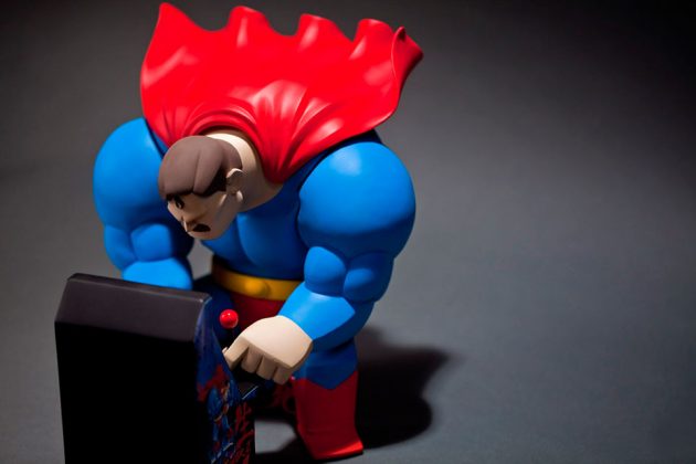 Superman Playing Arcade Vinyl Figure by Fools