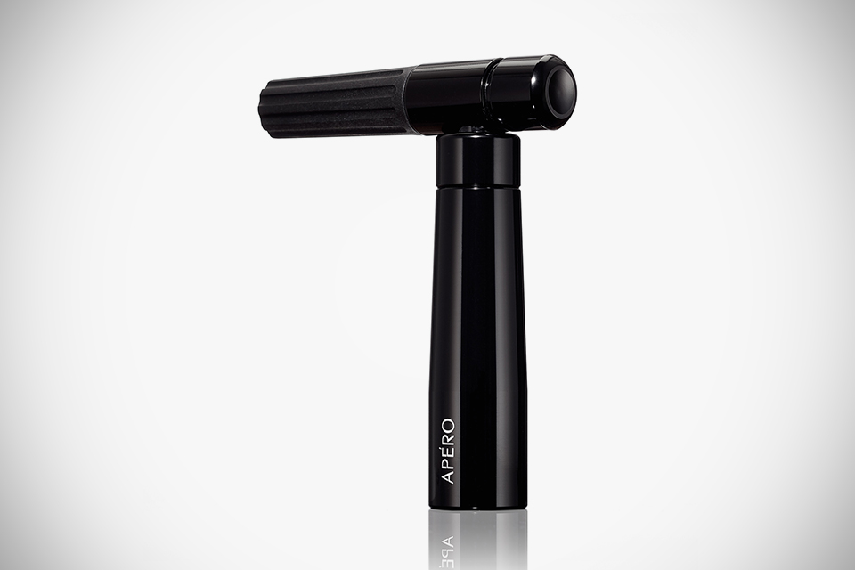 APÉRO Is Sleek, Lets You Pop Open Wine Bottle At A Press Of The Button