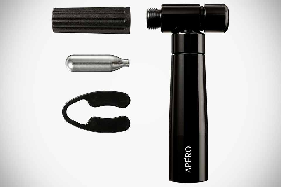 APÉRO Is Sleek, Lets You Pop Open Wine Bottle At A Press Of The Button