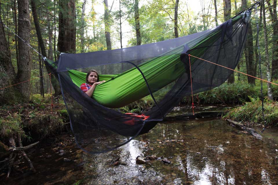 Nubé Stratos Modular Hammock Shelter Keeps Bugs Out, Rain Or Shine 