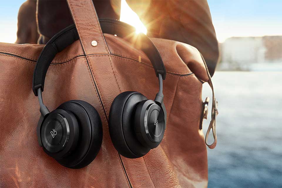 B&O Headphones Goes Wireless, Have Replaceable Battery To Boot