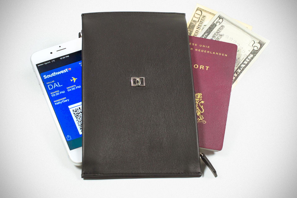 DUN DUO A Beautiful, Suitably Minimal Travel Wallet With A Unique