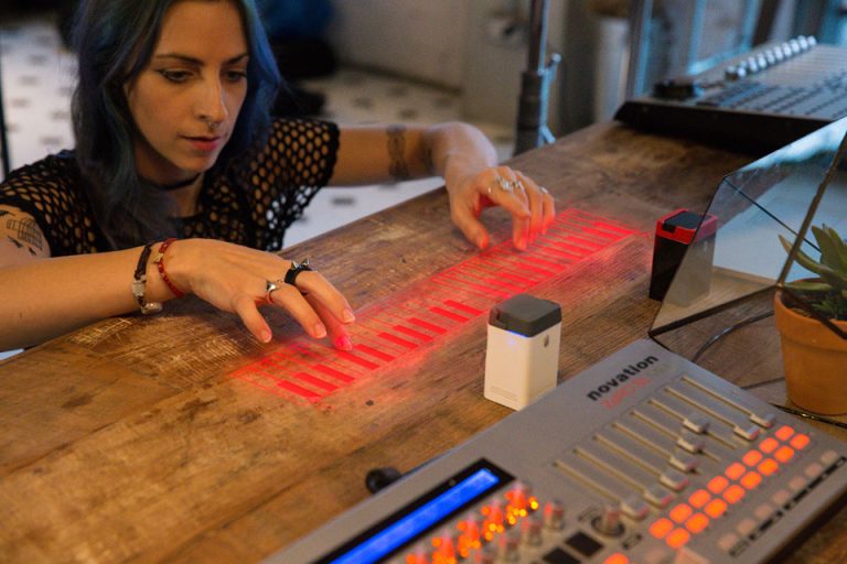 The World’s Most Advanced Projection Keyboard Plays Music Too