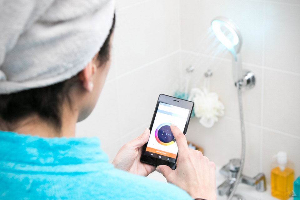 Hydrao Smart Showerhead Reminds You Of Your Water Usage With Light SHOUTS