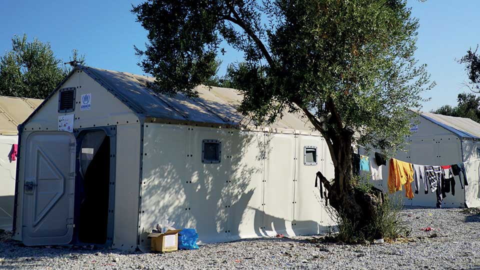 It Takes Just 4 Person 4 Hours To Put Up This Flatpack Ikea House