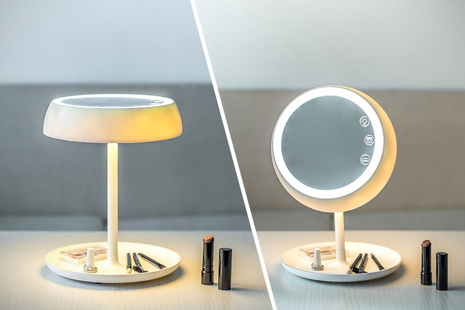 This Smart Makeup Mirror Auto Adjust The Light To Achieve ‘True Light