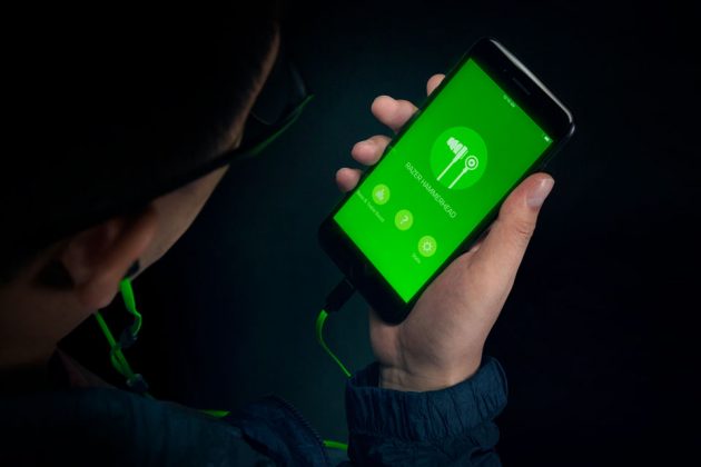 Razer Announced Hammerhead V2 Bt And Ios Lightning In Ear Headphones Shouts