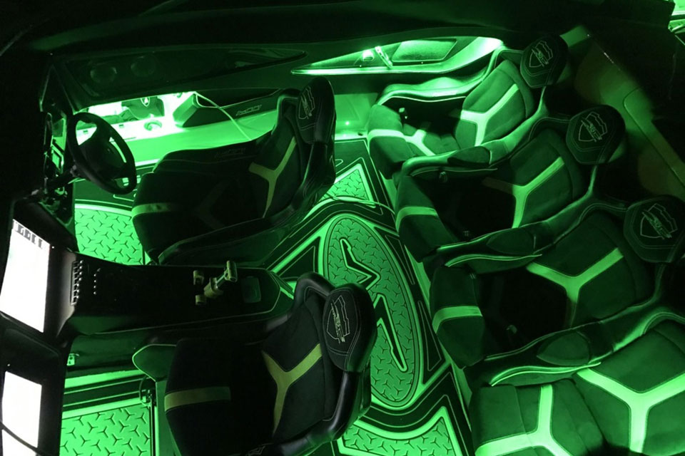 Lamborghini Aventador Sv Roadster Price >> This Green Lamborghini Aventador Comes With A Matching Speedboat | SHOUTS Lamborghini Aventador Sv Roadster Price >> This Green Lamborghini Aventador Comes With A Matching Speedboat | SHOUTS
