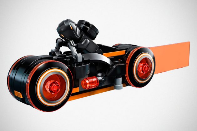 LEGO TRON Legacy Light Cycle Set Official