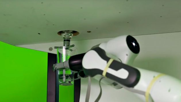 Yanu AI-powered Robotic Bartender