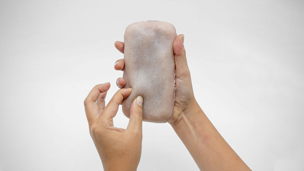 Skin-On Artificial Skin for Mobile Devices