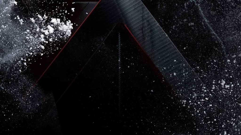 OnePlus 5G-connected Snowball-firing Robots