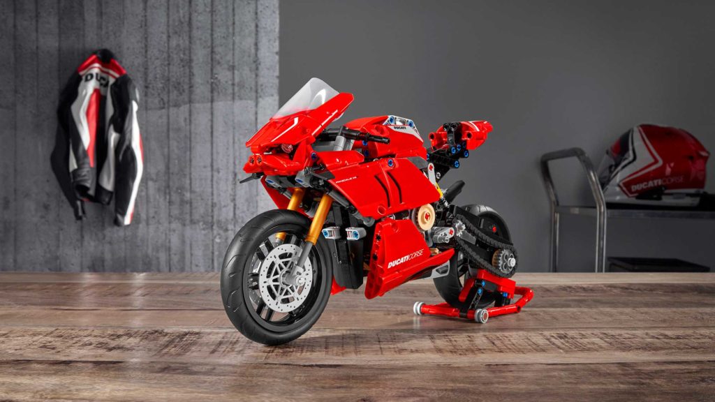 LEGO Technic 42107 Ducati Panigale V4 R