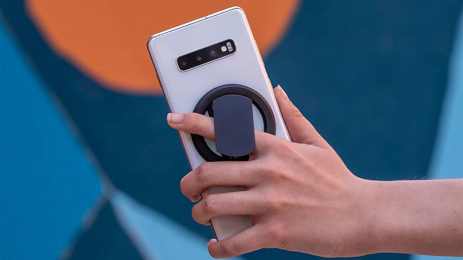 Ohsnap Grip Is An Ultra Thin Grip For Smartphone That Works With