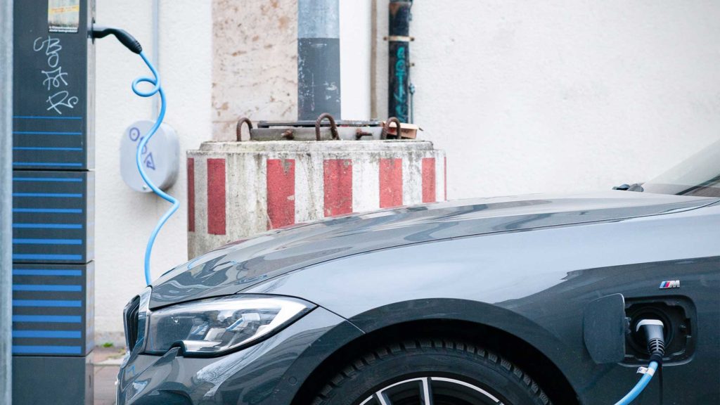 5 Benefits Of Electric Vehicles