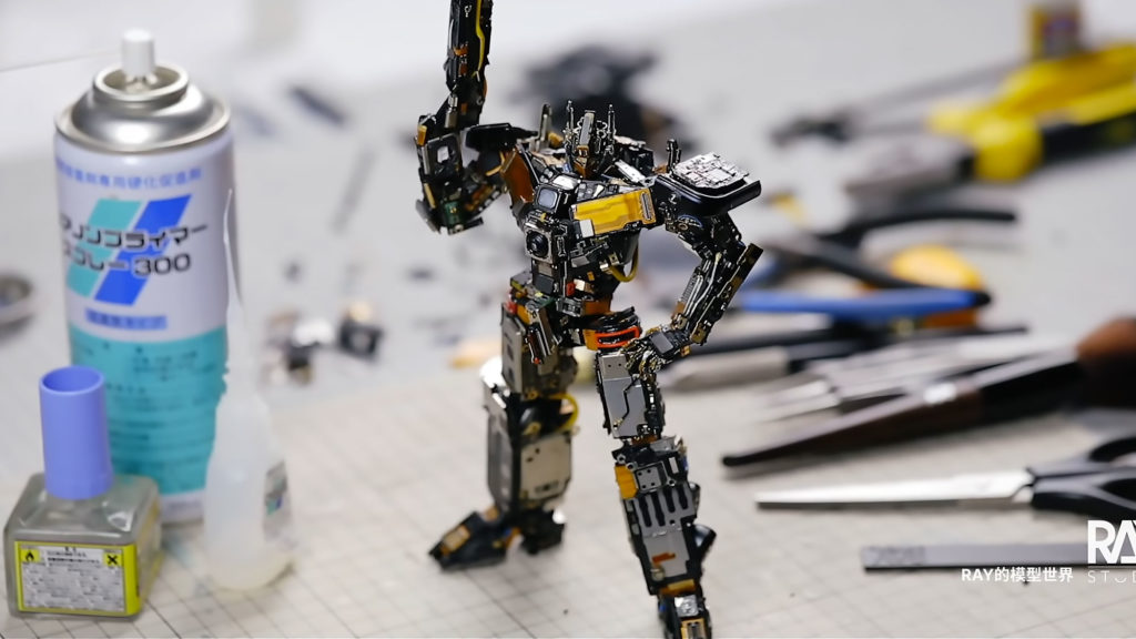 Ray Studio Turn Phone Into a Mech