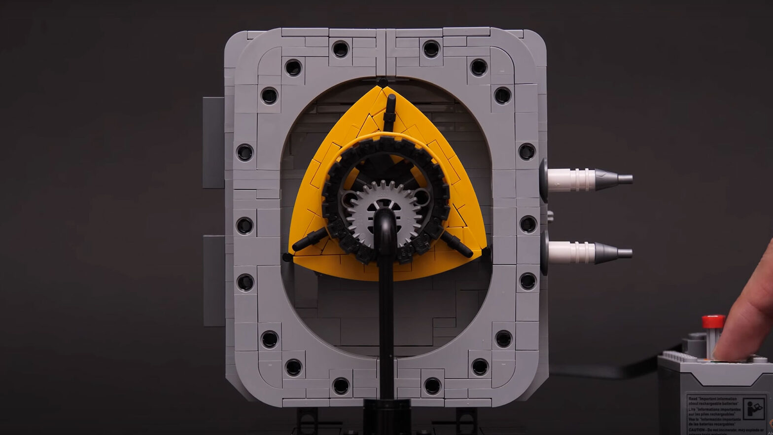 See How A Rotary Engine Works With This Amazing LEGO Rotary Engine Model