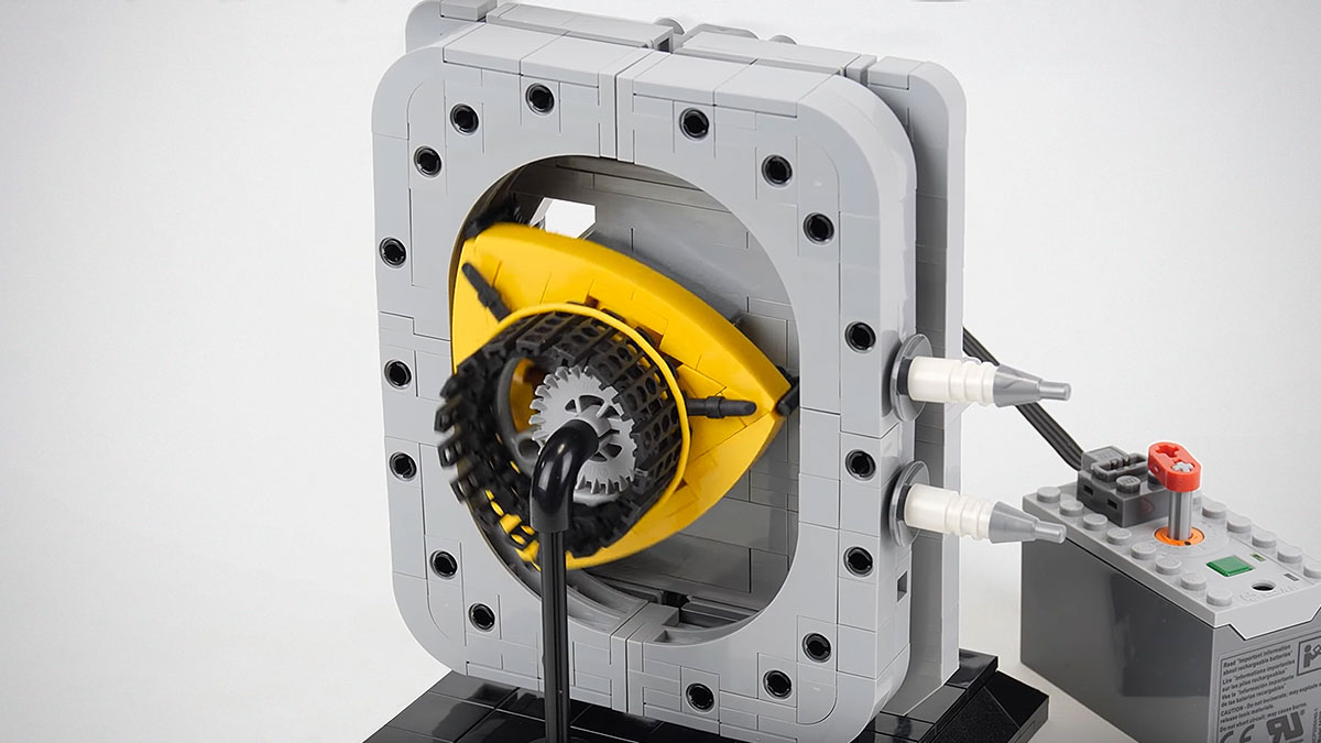 See How A Rotary Engine Works With This Amazing LEGO Rotary Engine Model