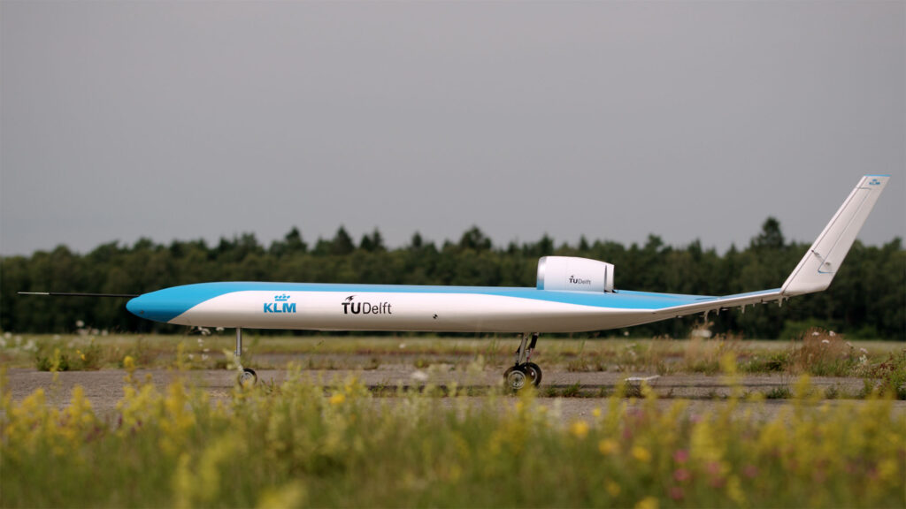 KLM and TU-Delft Flying the Model Flying-V
