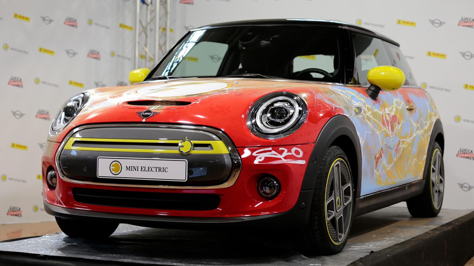 Mini 80 MINI Celebrates 80 Years Of The Flash With This One-Off The Flash Mini ...