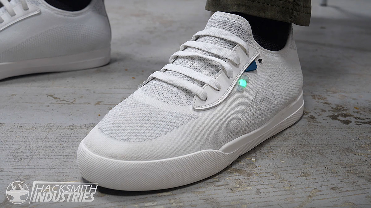 earl self lacing shoe