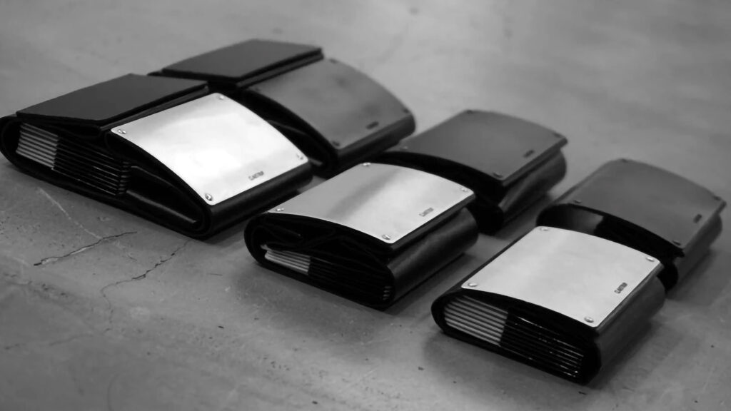 Claustrum Articular Wallet Anti-minimalist Wallet