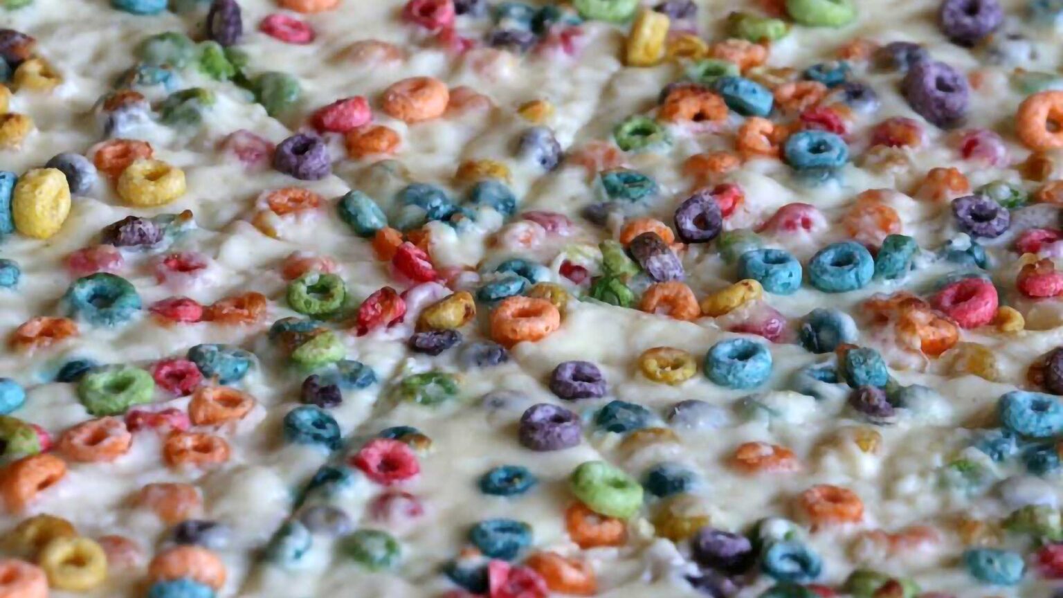 A Pizzeria In Iowa Is Serving Froot Loops Pizza For Breakfast. Yes ...