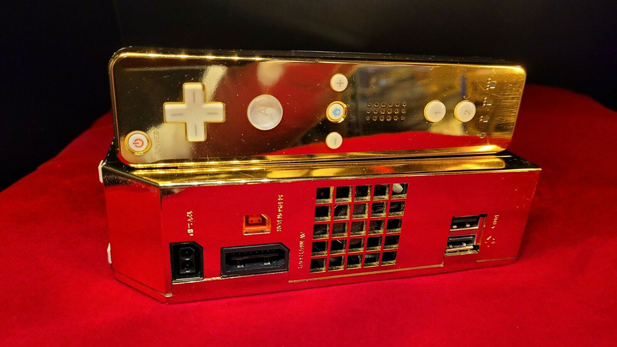 24 Karat Golden Nintendo Wii “That Was Made For The Queen” Is Up For Grab