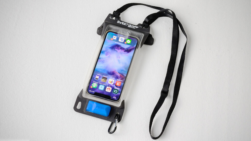 Sweetleaff Smartphone Pouch with Air Pump