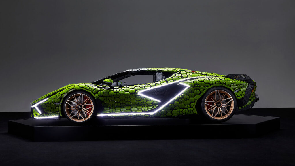 Life-sized LEGO Technic Lamborghini Sían FKP 37