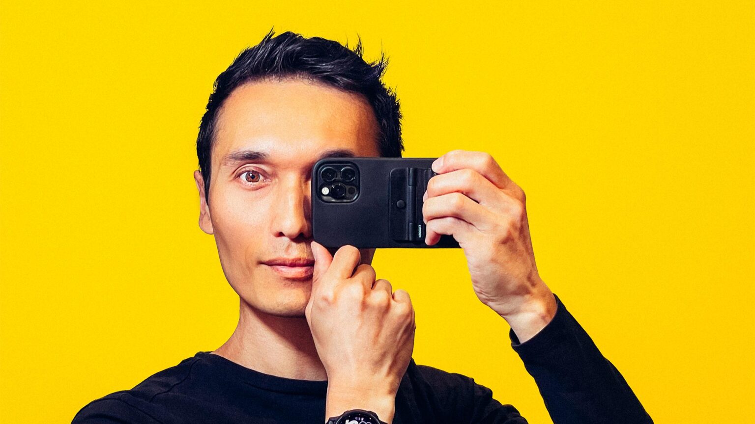 Turn Your iPhone Into A Power Compact Camera With This Clever Camera ...