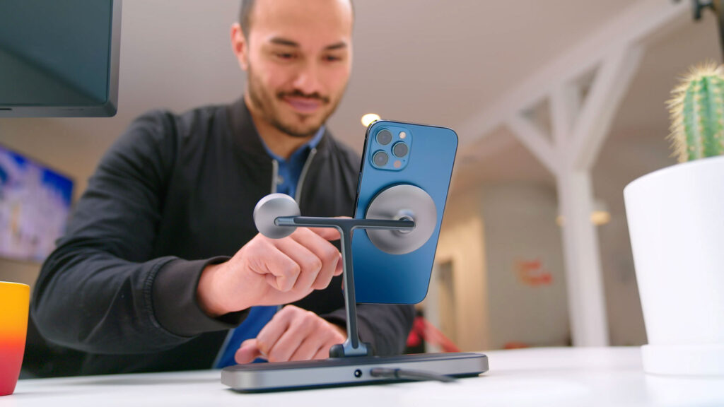 HyperJuice 4-in-1 Magnetic Wireless Charger