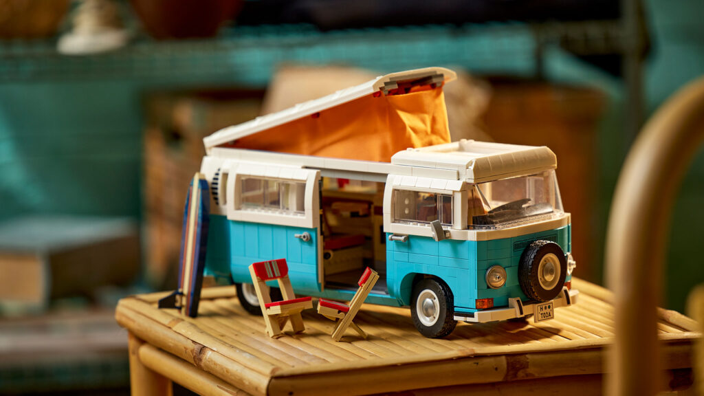 LEGO 10279 Volkswagen T2 Camper Van