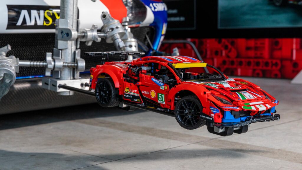 LEGO Technic Ferrari 488 GTE AF Corse 200 mph