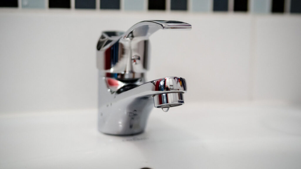 7 Signs That You Need An Emergency 24-Hour Plumber