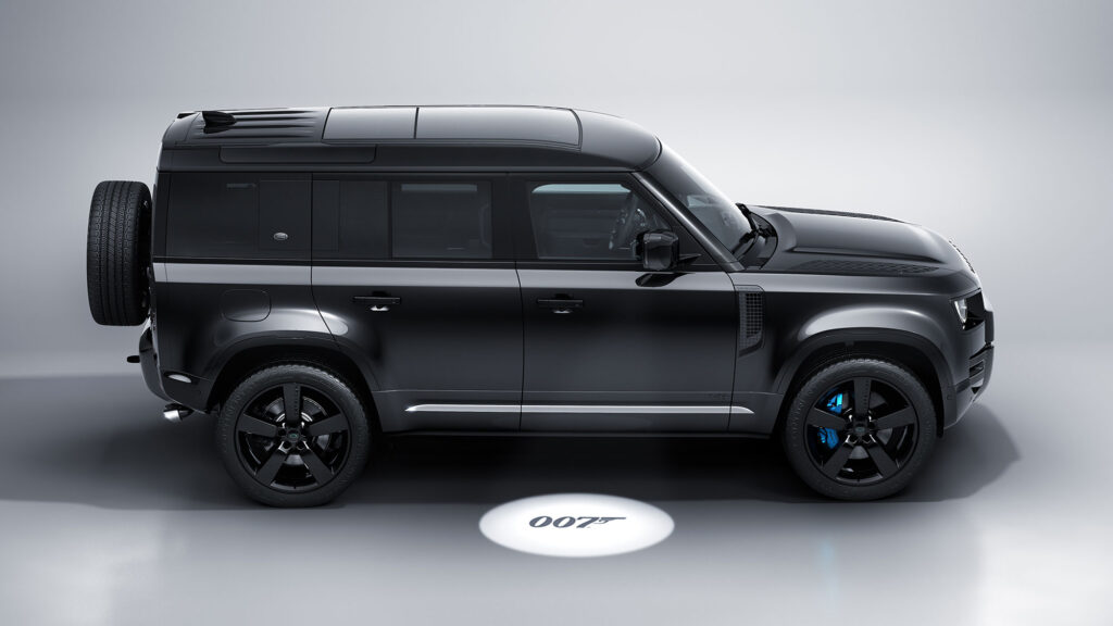 Land Rover Defender V8 Bond Edition