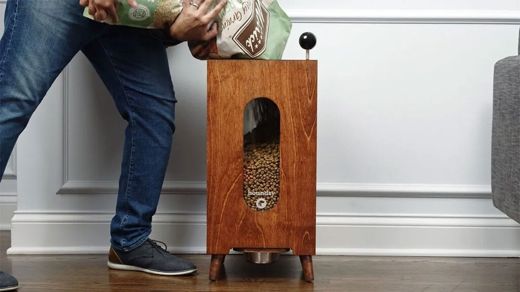 hounds kibble dispenser