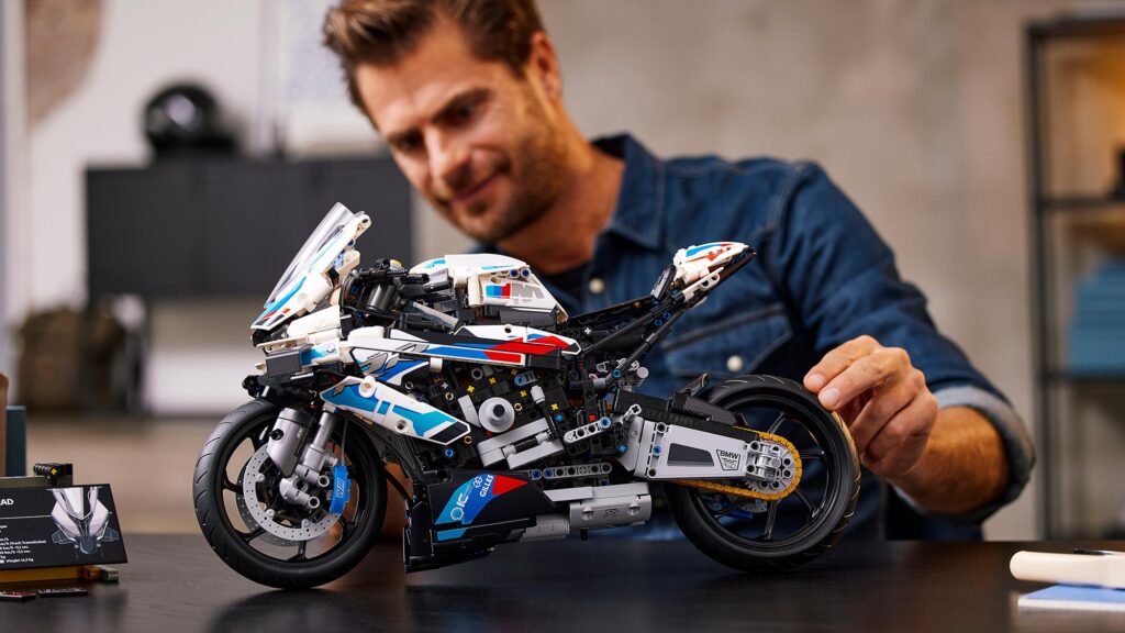 LEGO 42130 Technic BMW M 1000 RR Set