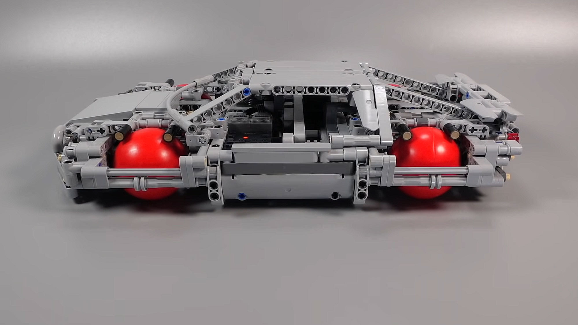 LEGO Technic Car With Ball Wheels by Brick Technology