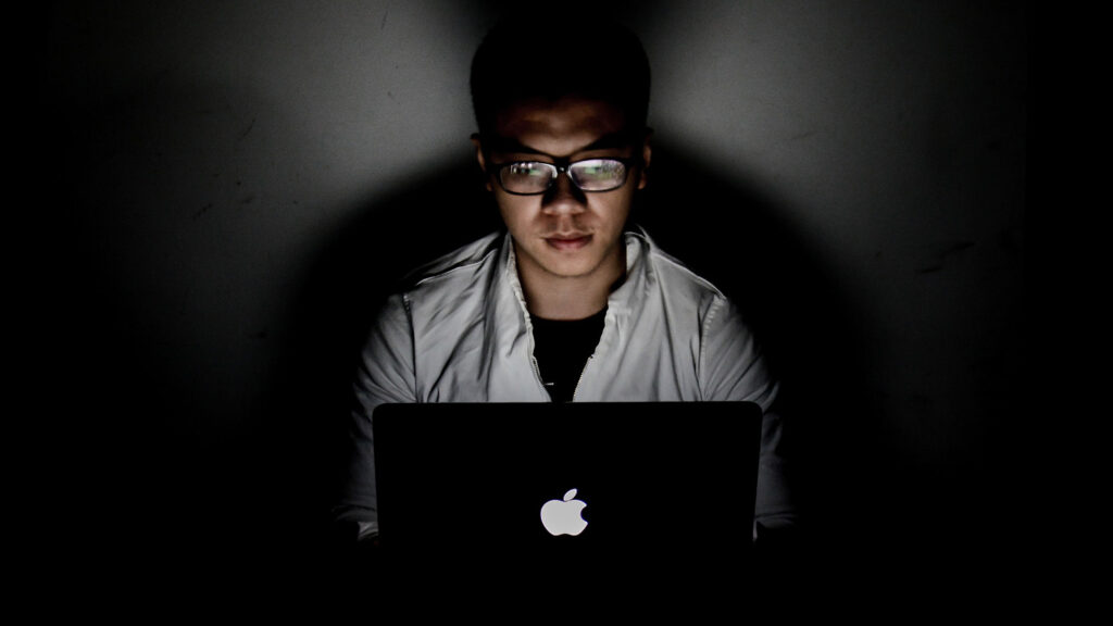 How To Protect Your Eyes From The Impact Of The Computer Screen