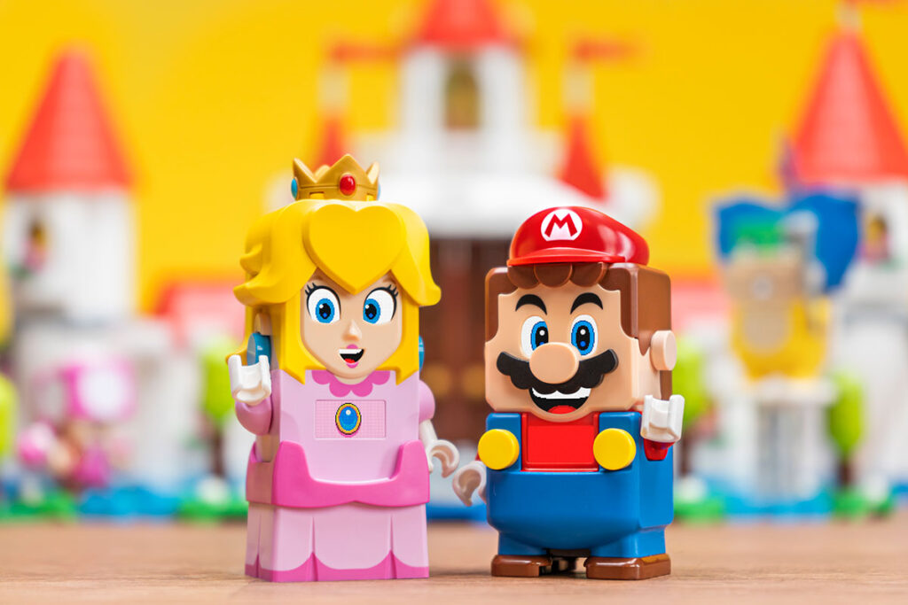 LEGO Peach Starter Course and Castle Expansion Set SHOUTS