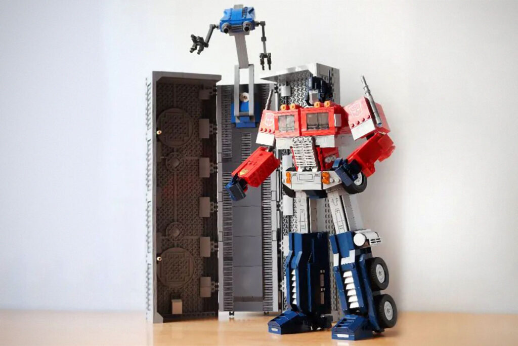 LEGO MOC Trailer for LEGO Optimus Prime by hachiroku92