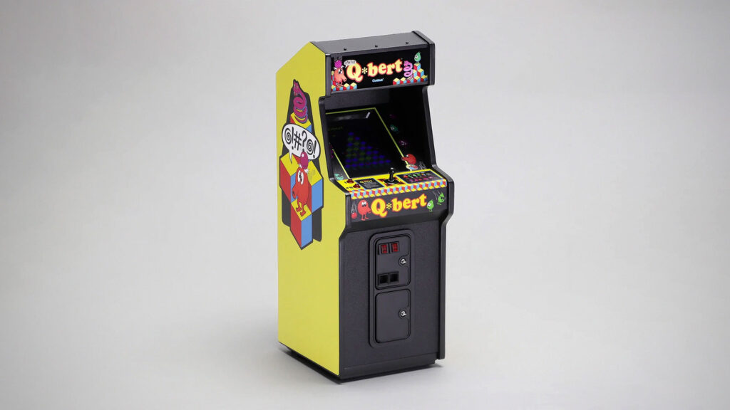 Q*bert x RepliCade Standard Edition 1/6 Scale Arcade
