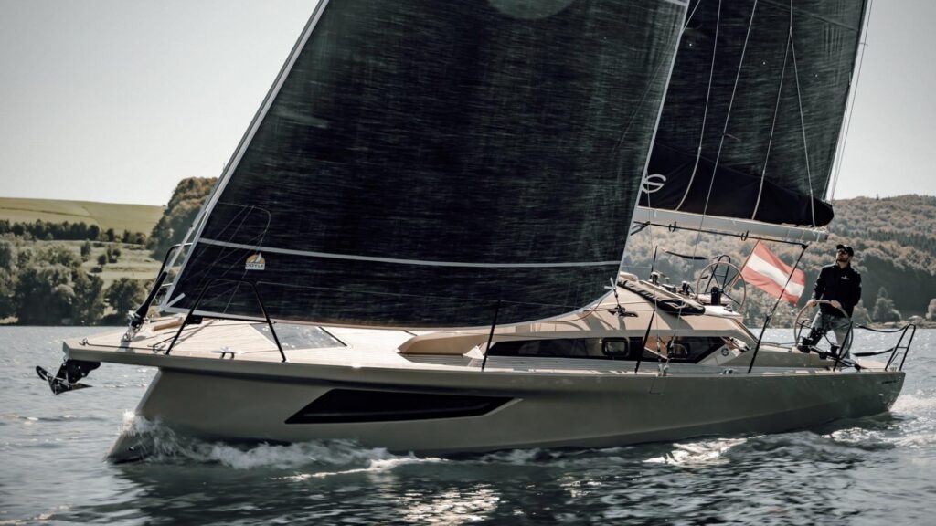 Sunbeam 32.1 Sailing Yacht