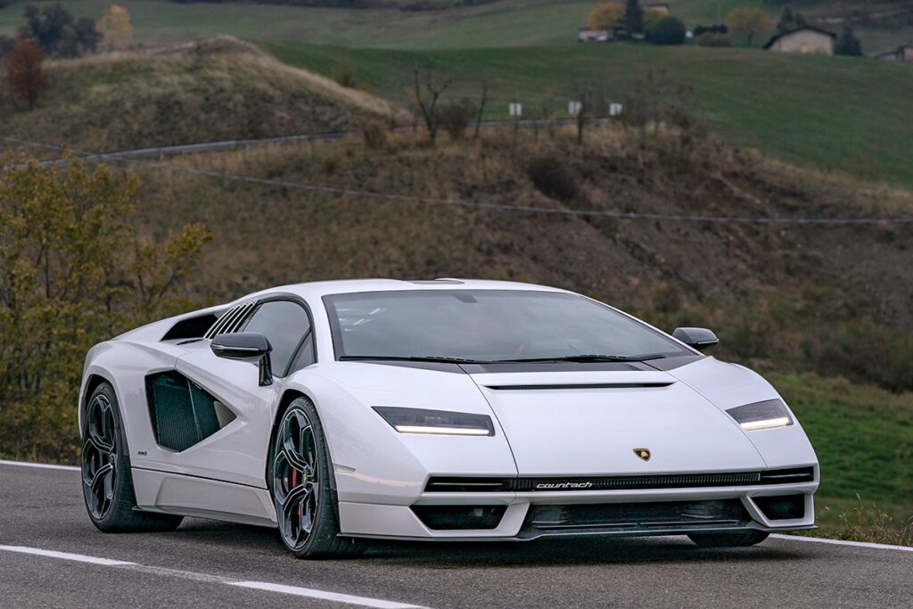 Limited Lamborghini Countach LPI 800-4