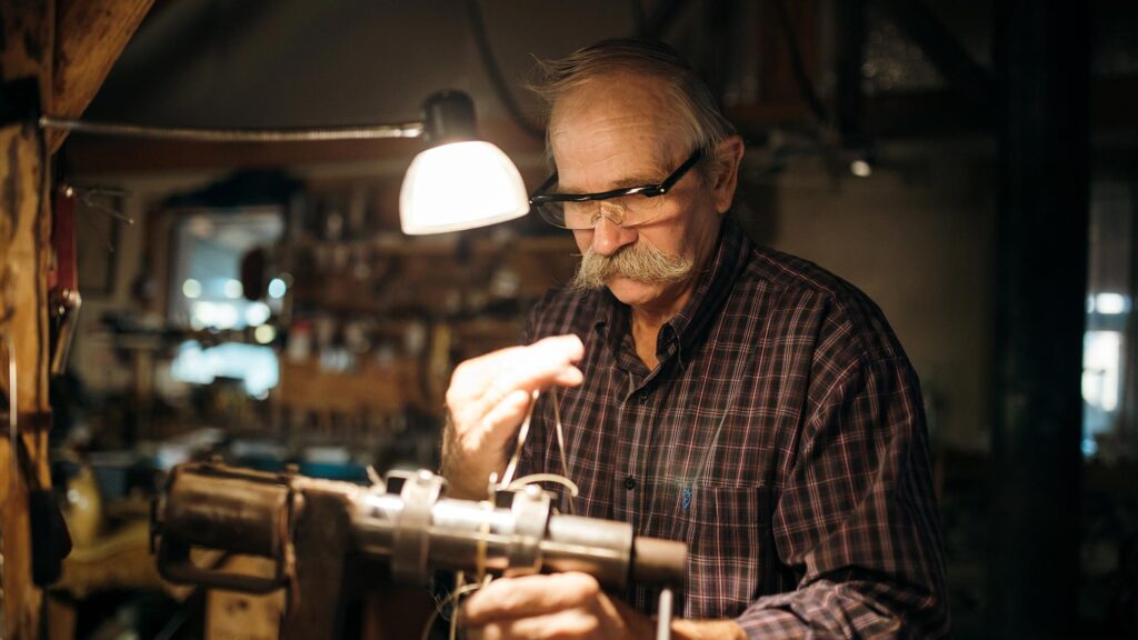 Here’s How To Organize Your Working Space And Tools