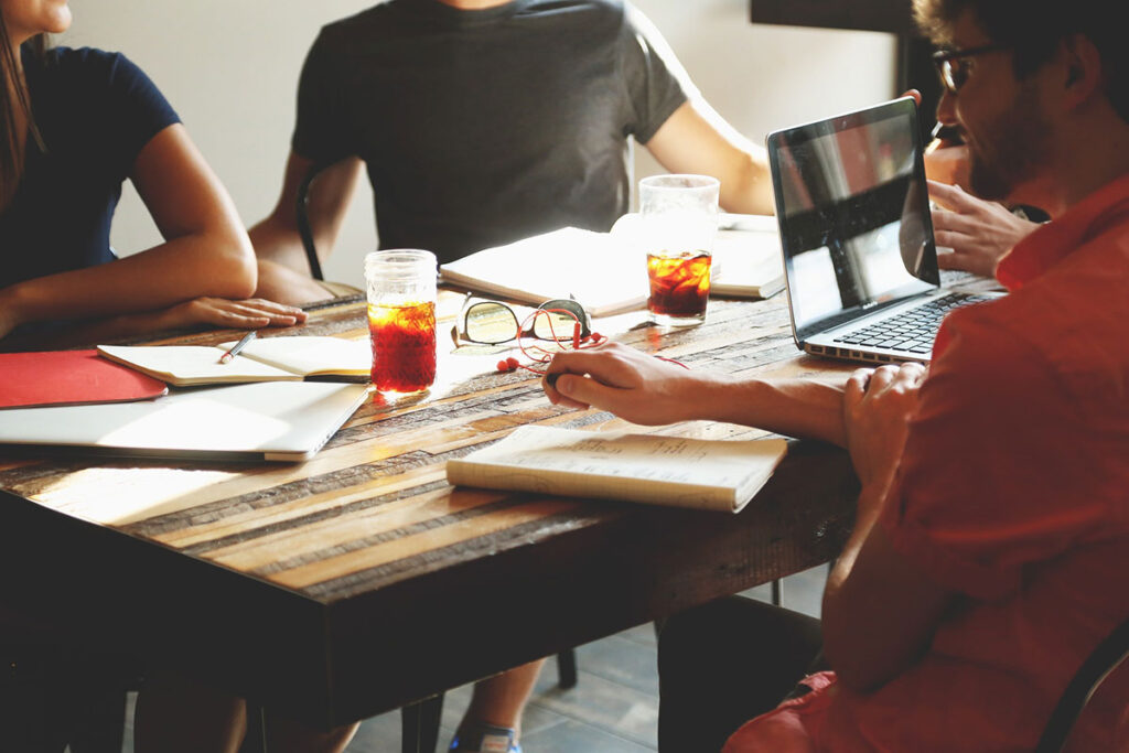 6 Great Tips On How To Better Organize A Business Meeting